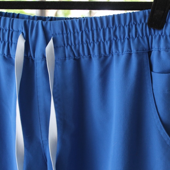 Figs Technical Collection Thread for Threads Blue Size Large L- Medical Scrubs - Picture 5 of 9